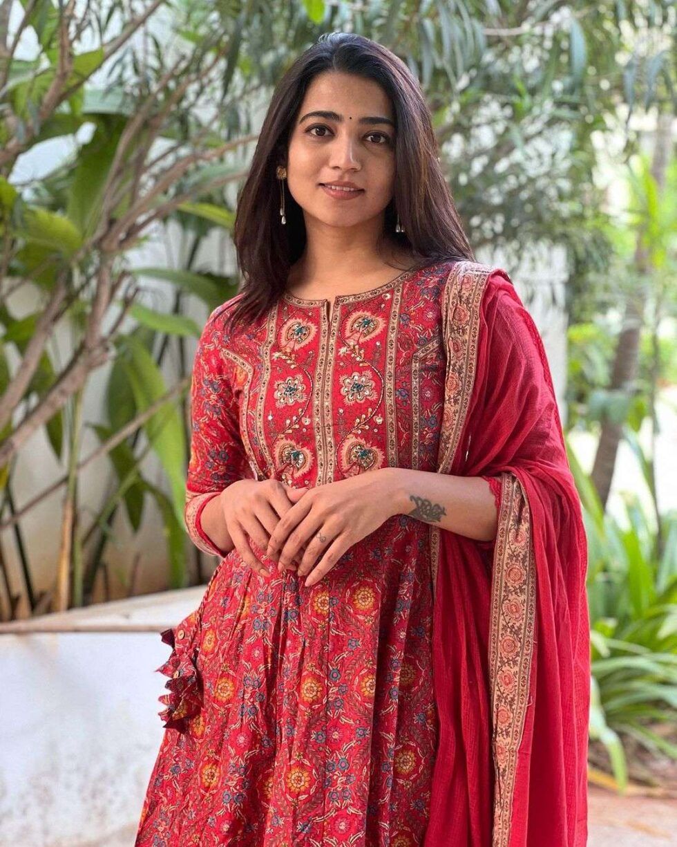 Women’s cotton dress with embroidered floral print, charming casual ethnic wear in XL, perfect for festive and everyday occasions in India.